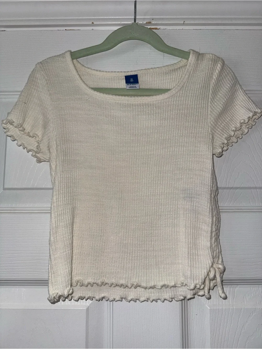 Old Navy Girl’s Cream Ribbed Lettuce-Edge Short Sleeve Tee- Medium